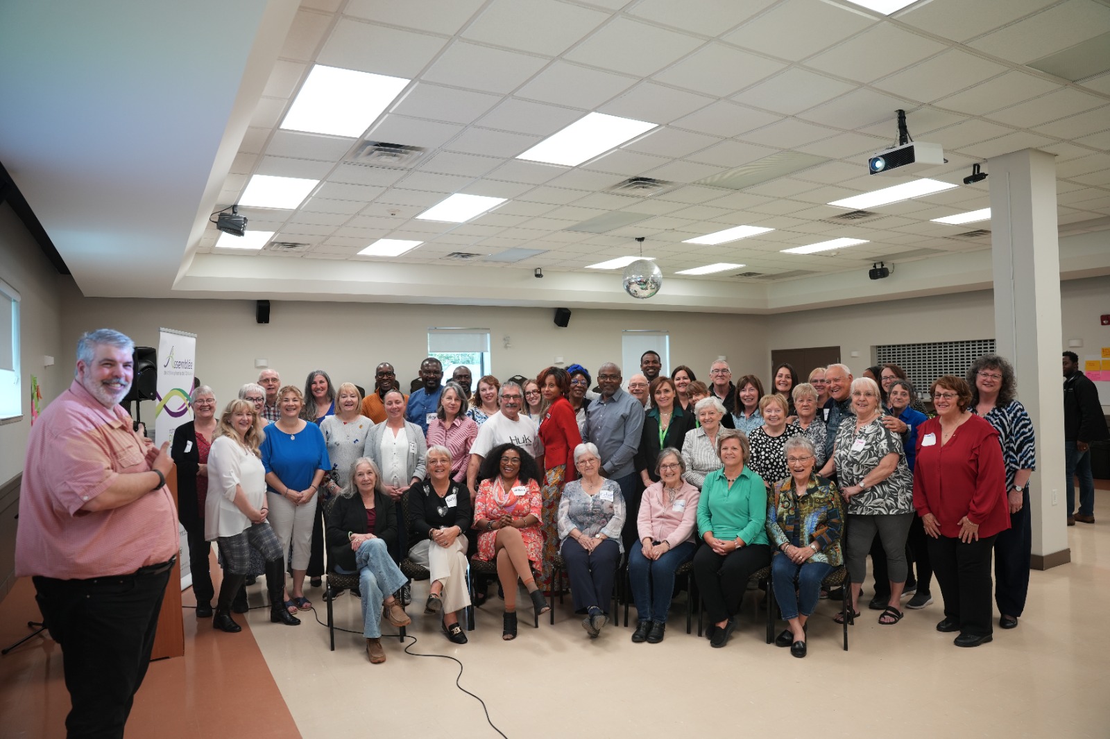 Les participantes et les participants de la consultation régionale, réunis à Welland